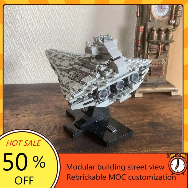 Croiseur spatial triangulaire MOC – Jeu de construction de 641 pièces