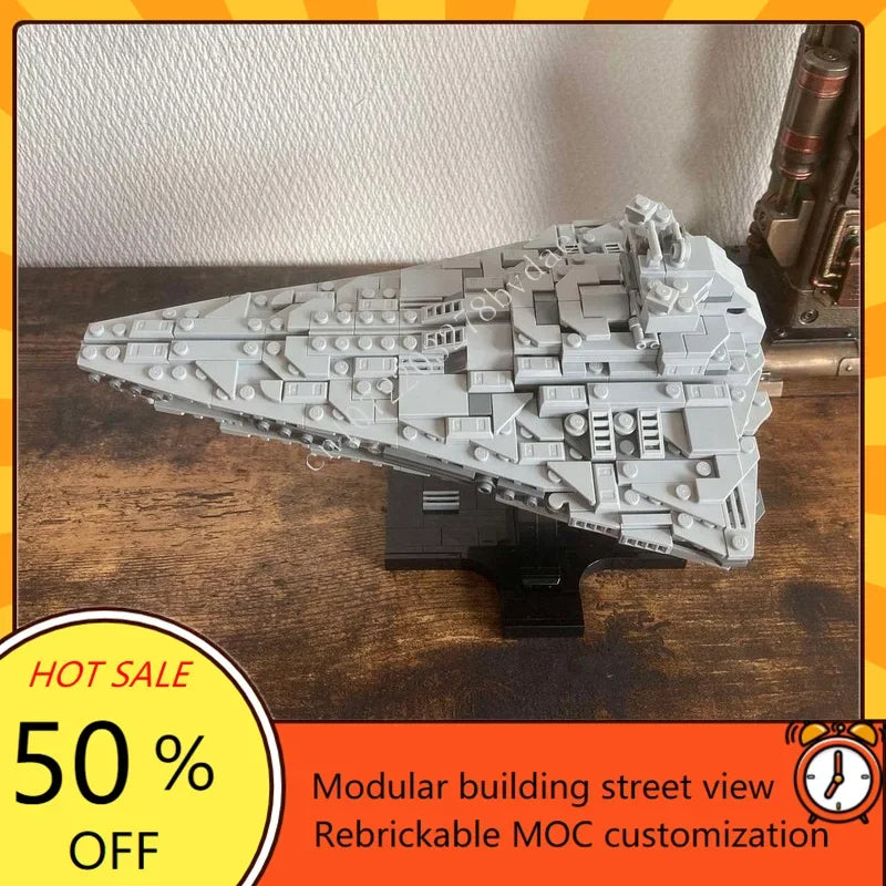 Croiseur spatial triangulaire MOC – Jeu de construction de 641 pièces