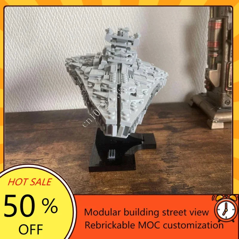 Croiseur spatial triangulaire MOC – Jeu de construction de 641 pièces